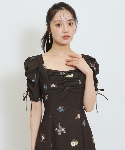 WILLSELECTION(ウィルセレクション)の「フローラルベリープリントギャザースリーブワンピース(ワンピース・レディース・ブラウン/ホワイト/ピンク・FREE)」の15枚目の写真