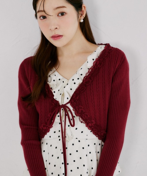 tocco closet(トッコ クローゼット)の「リボン付きレースラインケーブルミックスボレロ(カーディガン/ボレロ・レディース・ブラック/ローズ/アイボリー・M)」の3枚目の写真