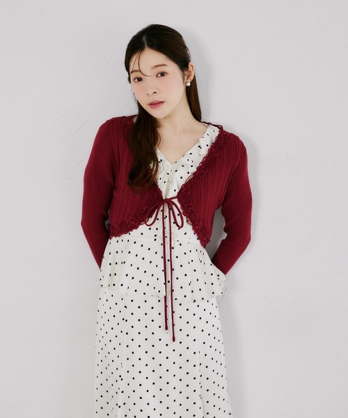 tocco closet(トッコ クローゼット)の「リボン付きレースラインケーブルミックスボレロ(カーディガン/ボレロ・レディース・ブラック/ローズ/アイボリー・M)」の8枚目の写真
