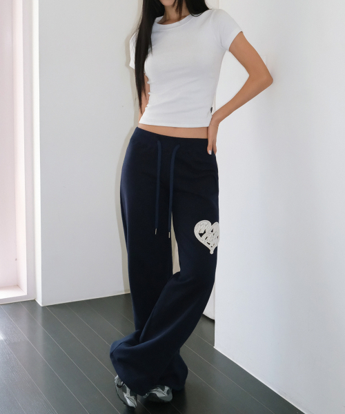 muahmuah（ムーアムーア）の「LOVEアップリケ ウエストゴムパンツ [ネイビー]（スウェットパンツ・レディース・その他・FREE）」の4枚目の写真