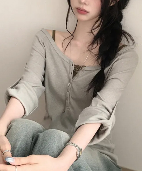 VIVID LADY(ビビッドレディー)の「ロールアップスリーブ ヘンリーネックロングTシャツ(Tシャツ/カットソー・レディース・カーキ/グレー/ワイン/ブラック/ミント/アイボリー・FREE)」の22枚目の写真
