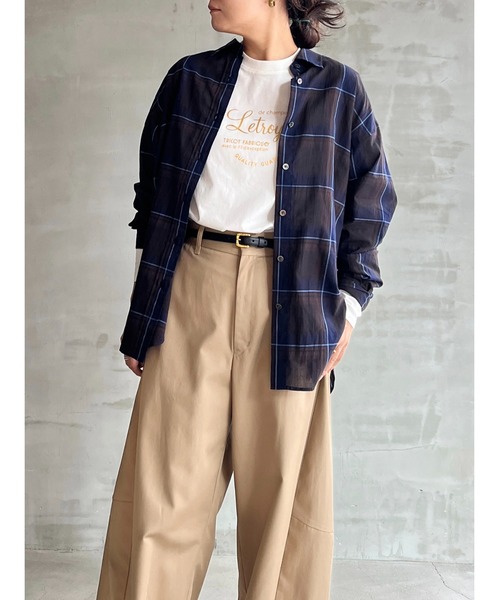 Letroyes(ルトロワ)の「<Letroyes> LOGO LONG SLEEVE T / ロゴロングスリーブT(Tシャツ/カットソー・レディース・ホワイト/チャコールグレー・2/1)」の6枚目の写真