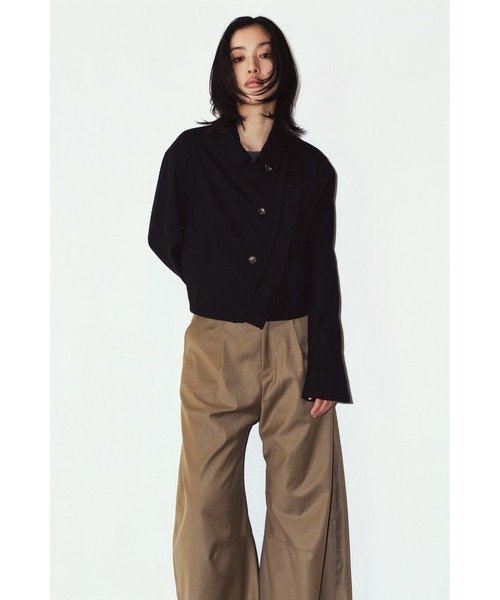 Knuth Marf(クヌースマーフ)の「2way cropped frill jacket(その他アウター・レディース・ブラック/ベージュ・FREE)」の6枚目の写真