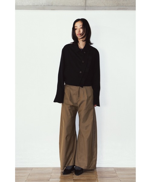 Knuth Marf(クヌースマーフ)の「2way cropped frill jacket(その他アウター・レディース・ブラック/ベージュ・FREE)」の11枚目の写真