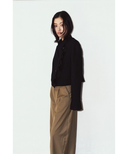 Knuth Marf(クヌースマーフ)の「2way cropped frill jacket(その他アウター・レディース・ブラック/ベージュ・FREE)」の12枚目の写真