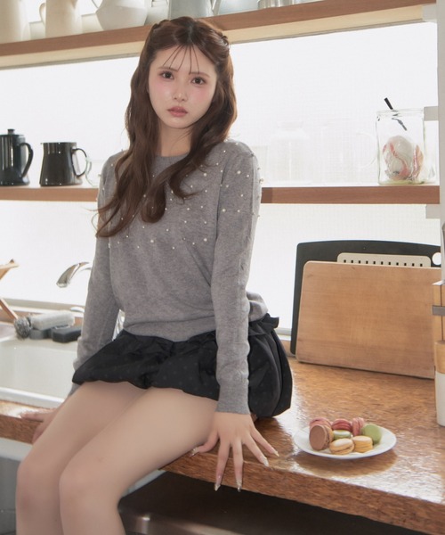 TITTY&CO.(ティティーアンドコー)の「ランダムパールニット(ニット/セーター・レディース・アイボリー/グレー/ピンク/ブラック/ホワイト・FREE)」の4枚目の写真