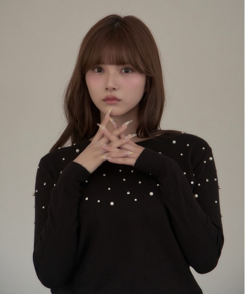 TITTY&CO.(ティティーアンドコー)の「ランダムパールニット(ニット/セーター・レディース・アイボリー/グレー/ピンク/ブラック/ホワイト・FREE)」の3枚目の写真