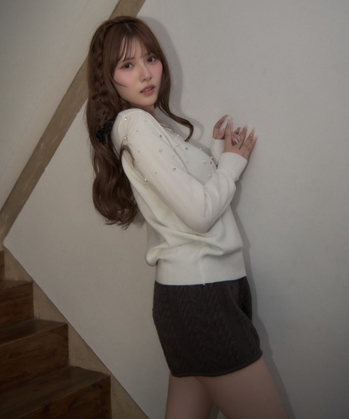 TITTY&CO.(ティティーアンドコー)の「ランダムパールニット(ニット/セーター・レディース・アイボリー/グレー/ピンク/ブラック/ホワイト・FREE)」の6枚目の写真
