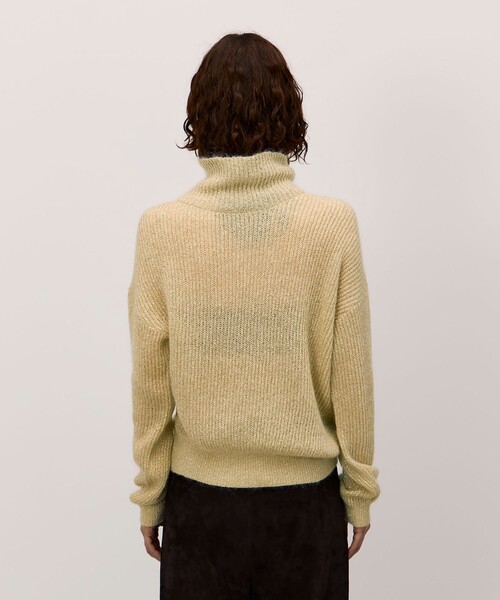 BACCA(バッカ)の「【WEB先行予約】モヘヤラメ オフタートルネックプルオーバー(ニット/セーター・レディース・ベージュ/ブルーグレー・S)」の6枚目の写真