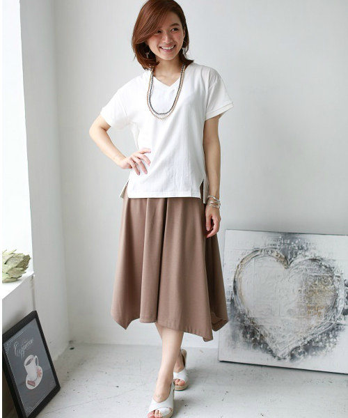 REAL CUBE（リアルキューブ）の「Blanchechou フロント切替えVネックトップス（Tシャツ/カットソー・レディース・カーキ/ライトグレー/オフホワイト・M）」の14枚目の写真