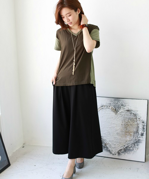 REAL CUBE（リアルキューブ）の「Blanchechou フロント切替えVネックトップス（Tシャツ/カットソー・レディース・カーキ/ライトグレー/オフホワイト・M）」の13枚目の写真