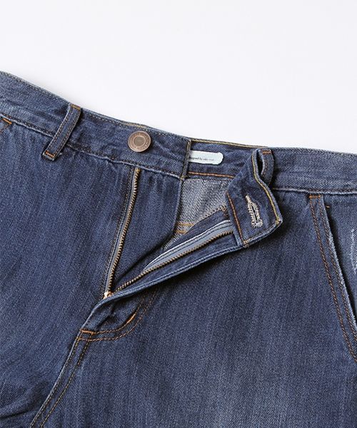 niko and...（ニコアンド）の「テーパードデニムパンツ（デニムパンツ・レディース・ダークブルー/インディゴブルー/ライトブルー・1/2/4/3）」の14枚目の写真