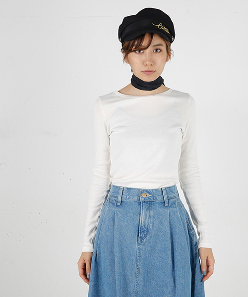 MOUSSY（マウジー）の「BASIC LONG SLEEVE TEE（Tシャツ/カットソー・レディース・ブラック/ホワイト/ブラウン/ネイビー・1/2）」の2枚目の写真