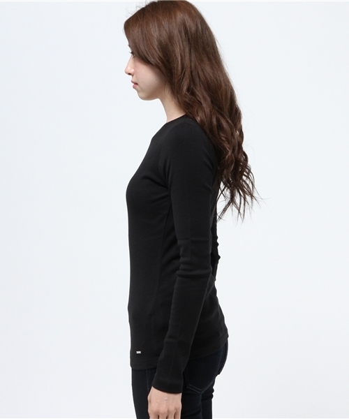 MOUSSY（マウジー）の「BASIC LONG SLEEVE TEE（Tシャツ/カットソー・レディース・ブラック/ホワイト/ブラウン/ネイビー・1/2）」の6枚目の写真