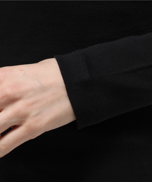 MOUSSY（マウジー）の「BASIC LONG SLEEVE TEE（Tシャツ/カットソー・レディース・ブラック/ホワイト/ブラウン/ネイビー・1/2）」の9枚目の写真