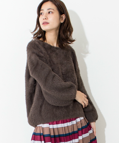 Furryrate(ファーリーレート)の「フェザーヤーンパフスリーブニットプルオーバー【シャギーニット】 (ニット/セーター・レディース・ライトグレー/ブラウン/グリーン/アイボリー/グレー系その他/サックスブルー/ラベンダー・FREE)」の4枚目の写真