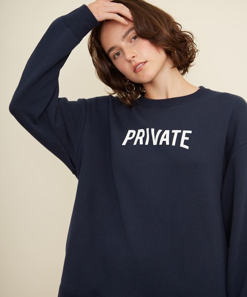 STUDIOUS（ステュディオス）の「【STUDIOUS】BACKカットオフビッグスウェット（スウェット・レディース・ネイビー/ワインレッド・FREE）」の5枚目の写真