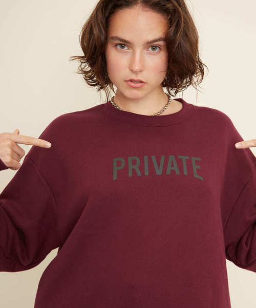 STUDIOUS（ステュディオス）の「【STUDIOUS】BACKカットオフビッグスウェット（スウェット・レディース・ネイビー/ワインレッド・FREE）」の18枚目の写真