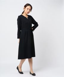 キーネック9分袖フレアワンピース