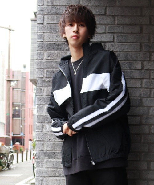 WESTSEA（ウエストシー）の「WEB限定　別注 切替 ナイロン トラックジャケット（ナイロンジャケット・メンズ・ブラック/ネイビー/パープル系その他2/ブルー系その他/ブルー/ブラック系その他/ベージュ/ブルー系その他3/ブルー系その他4/パープル系その他/ブルー系その他2/ベージュ系その他/ブルー系その他5/ブラック系その他2/パープル系その他3/パープル・M/L/XL）」の4枚目の写真