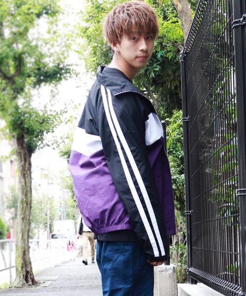 WESTSEA（ウエストシー）の「WEB限定　別注 切替 ナイロン トラックジャケット（ナイロンジャケット・メンズ・ブラック/ネイビー/パープル系その他2/ブルー系その他/ブルー/ブラック系その他/ベージュ/ブルー系その他3/ブルー系その他4/パープル系その他/ブルー系その他2/ベージュ系その他/ブルー系その他5/ブラック系その他2/パープル系その他3/パープル・M/L/XL）」の16枚目の写真
