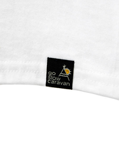 go slow caravan（ゴースローキャラバン）の「オーロラプリント SS TEE マスくまン（Tシャツ/カットソー・メンズ・ホワイト/ブラック・MEDIUM/LARGE/X-LARGE）」の6枚目の写真