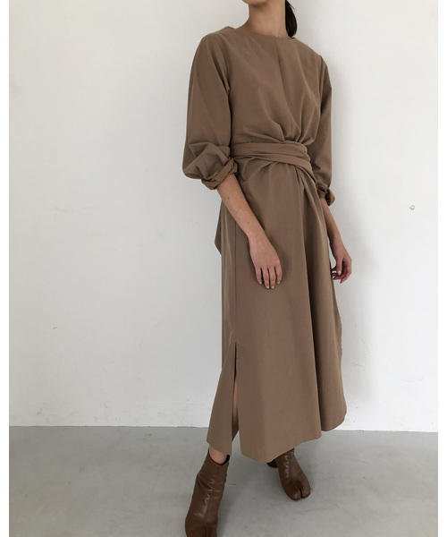 TODAYFUL（トゥデイフル）の「ウエストラップラウンドドレス（ワンピース・レディース・ベージュ/キナリ・36inch/38inch）」の2枚目の写真