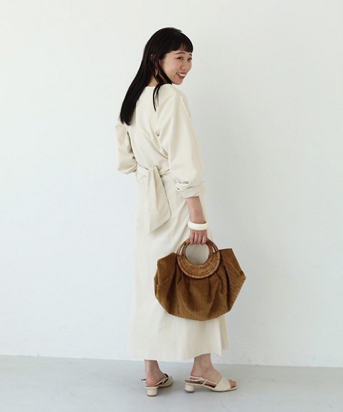 TODAYFUL（トゥデイフル）の「ウエストラップラウンドドレス（ワンピース・レディース・ベージュ/キナリ・36inch/38inch）」の3枚目の写真