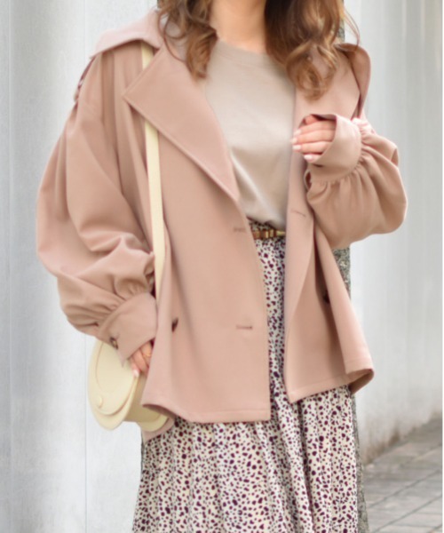 PairPair（ペアペア）の「袖ボリュームゆるショートトレンチ（トレンチコート・レディース・ピンクベージュ/ライトベージュ・FREE）」の8枚目の写真