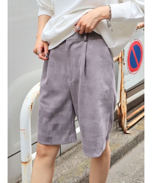 EMODA(エモダ)の「タックウエストハーフパンツ(その他パンツ・レディース・ブラック/ベージュ/グレー/その他・SMALL/MEDIUM)」の3枚目の写真