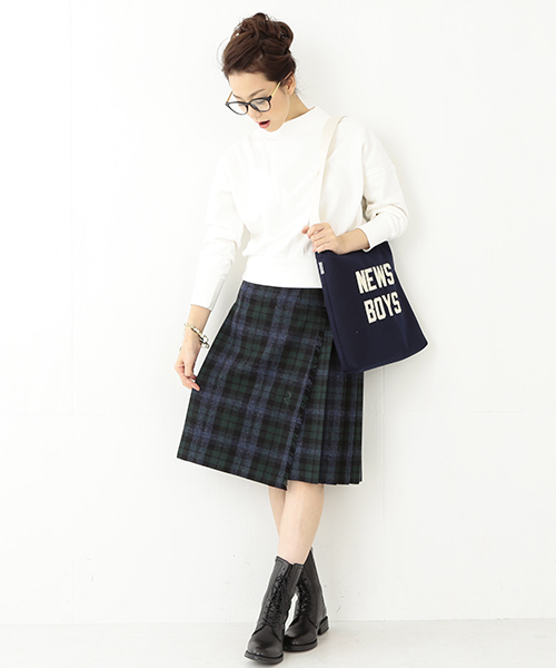 Ray BEAMS（レイビームス）の「Ray BEAMS / スウェット ハイネック プルオーバー（スウェット・レディース・オフホワイト/シルバー/ブラック・ONE SIZE）」の13枚目の写真