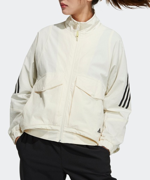 adidasアディダスハーフジップナイロンショートジャケット裾ドローコード短丈 adidas（アディダス）の「ショート Tech ジャケット [Short Tech