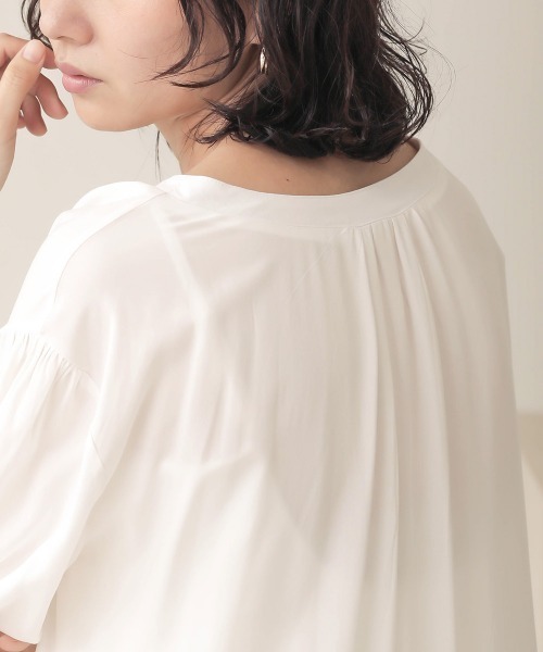 Bab(バブ)の「【WEB限定】ボリュームスリーブシャツワンピース(ワンピース・レディース・オフホワイト/ベージュ/ブラック・38)」の19枚目の写真