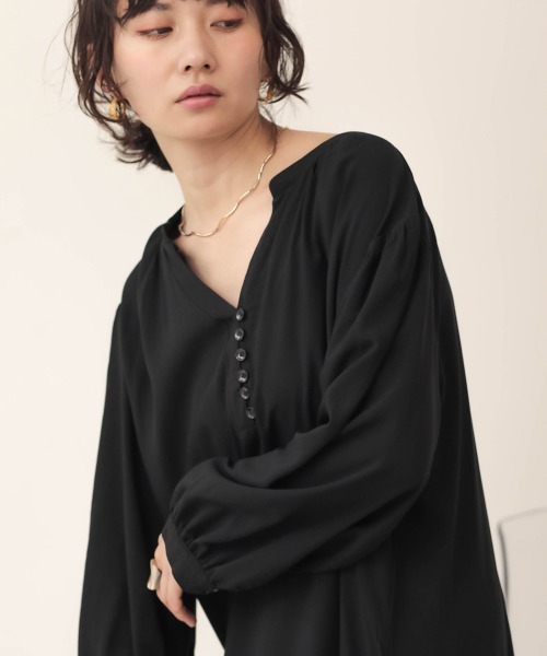 Bab(バブ)の「【WEB限定】ボリュームスリーブシャツワンピース(ワンピース・レディース・オフホワイト/ベージュ/ブラック・38)」の5枚目の写真