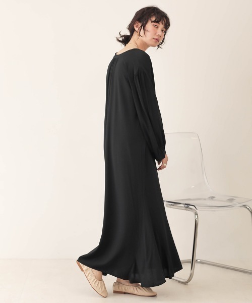 Bab(バブ)の「【WEB限定】ボリュームスリーブシャツワンピース(ワンピース・レディース・オフホワイト/ベージュ/ブラック・38)」の15枚目の写真