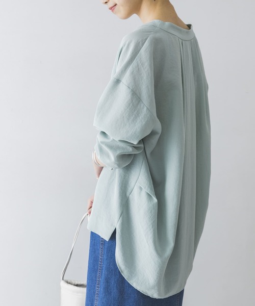 URBAN RESEARCH（アーバンリサーチ）の「Vネックタックシャツ