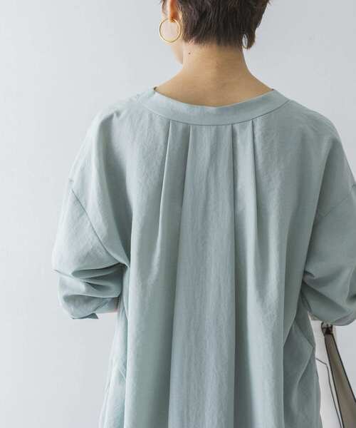 URBAN RESEARCH（アーバンリサーチ）の「Vネックタックシャツ（シャツ/ブラウス・レディース・ライトグレー/オフホワイト/ミント/モカ・FREE）」の15枚目の写真