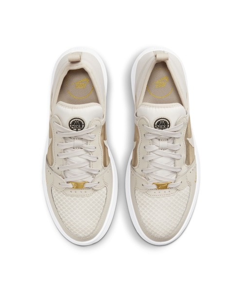 NIKE(ナイキ)の「ナイキ コート ビジョン アルタ ウィメンズシューズ / 厚底 スニーカー / Nike Court Vision Alta Women's Shoe(スニーカー・レディース・ホワイト/ブラック/ホワイト系その他2/ベージュ系その他2・23/24/25/26/25.5/26.5/22.5/24.5/23.5/27.5/29/27/28.5/28)」の11枚目の写真