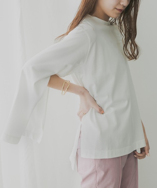 KBF+(ケービーエフプラス)の「KBF+ 袖スリットプルオーバー(Tシャツ/カットソー・レディース・チャコールグレー/オフホワイト/ライトカーキ・ONE)」の2枚目の写真