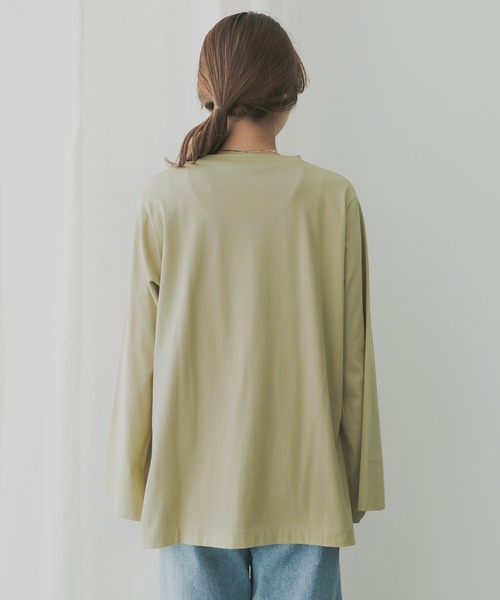 KBF+(ケービーエフプラス)の「KBF+ 袖スリットプルオーバー(Tシャツ/カットソー・レディース・チャコールグレー/オフホワイト/ライトカーキ・ONE)」の8枚目の写真