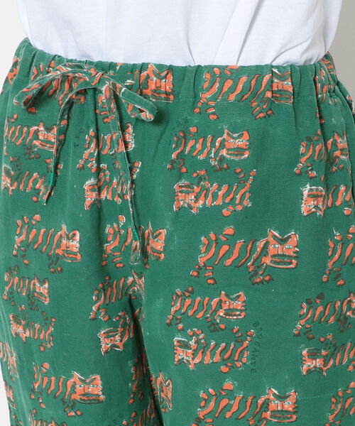 TIGRE BROCANTE（ティグルブロカンテ）の「TIGRE BROCANTE/ティグルブロカンテ　ティグルブロックプリントタゴサクパンツ（その他パンツ・レディース・グリーン・SMALL）」の4枚目の写真