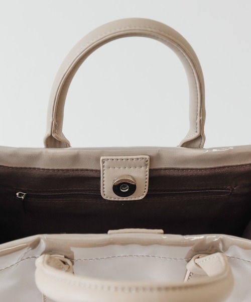 COLONY 2139（コロニートゥーワンスリーナイン）の「PVCクリアトートバッグ(スムース)（ショルダーバッグ・レディース・ブラック/モカ・FREE）」の7枚目の写真