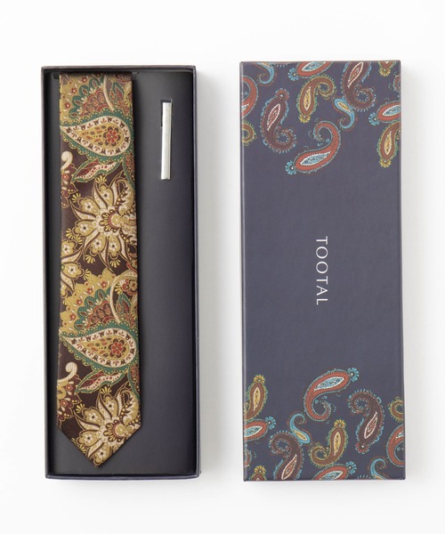 Tootal（トゥータル）の「老舗イギリスブランド Tootal ネクタイ＋ピン ギフトセット（ネクタイ・メンズ・カーキ/シルバー/ブラック/ネイビー/ブラック×ホワイト/ブラック系その他/グリーン系その他/ブルー系その他/ブルー系その他2/ネイビー系/ネイビー系1/ネイビー系2/レッド系3/レッド系その他2/ブラウン系その他/レッド系その他/ボルドー/カーキ系/カーキ系1/ネイビー系3/シルバー系その他/ゴールド系その他/シルバー系その他2/ライトブルー/ダークネイビー/グリーン系その他2/ネイビー系4・FREE）」の5枚目の写真