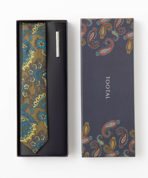 Tootal（トゥータル）の「老舗イギリスブランド Tootal ネクタイ＋ピン ギフトセット（ネクタイ・メンズ・カーキ/シルバー/ブラック/ネイビー/ブラック×ホワイト/ブラック系その他/グリーン系その他/ブルー系その他/ブルー系その他2/ネイビー系/ネイビー系1/ネイビー系2/レッド系3/レッド系その他2/ブラウン系その他/レッド系その他/ボルドー/カーキ系/カーキ系1/ネイビー系3/シルバー系その他/ゴールド系その他/シルバー系その他2/ライトブルー/ダークネイビー/グリーン系その他2/ネイビー系4・FREE）」の12枚目の写真