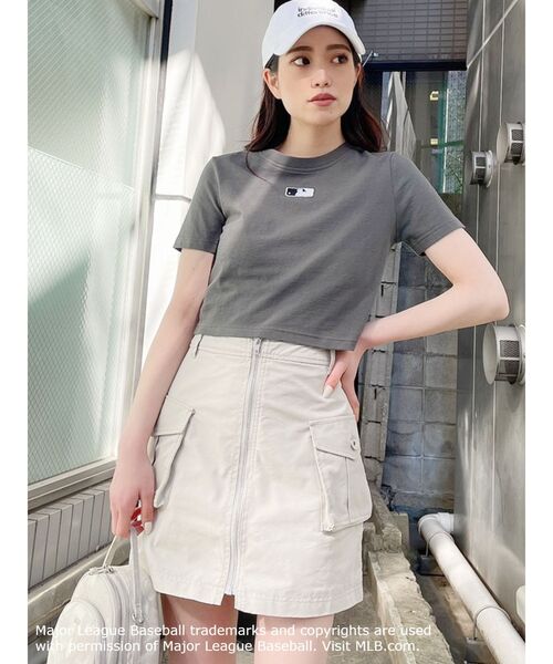 MLB（メジャーリーグベースボール）の「GYDA×MLB ショートTシャツ（Tシャツ/カットソー・レディース・チャコールグレー/オフホワイト/パープル・FREE）」の6枚目の写真