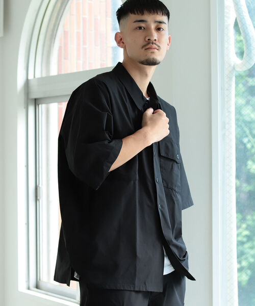 BEAMS(ビームス)の「BEAMS / ミリタリー ストレッチ リップストップ イージーシャツ(シャツ/ブラウス・メンズ・ブラック/オリーブ・MEDIUM/LARGE/SMALL/X-LARGE)」の2枚目の写真