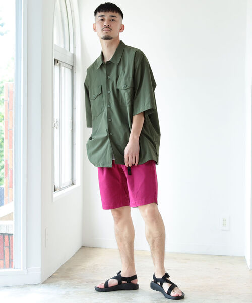 BEAMS(ビームス)の「BEAMS / ミリタリー ストレッチ リップストップ イージーシャツ(シャツ/ブラウス・メンズ・ブラック/オリーブ・MEDIUM/LARGE/SMALL/X-LARGE)」の4枚目の写真