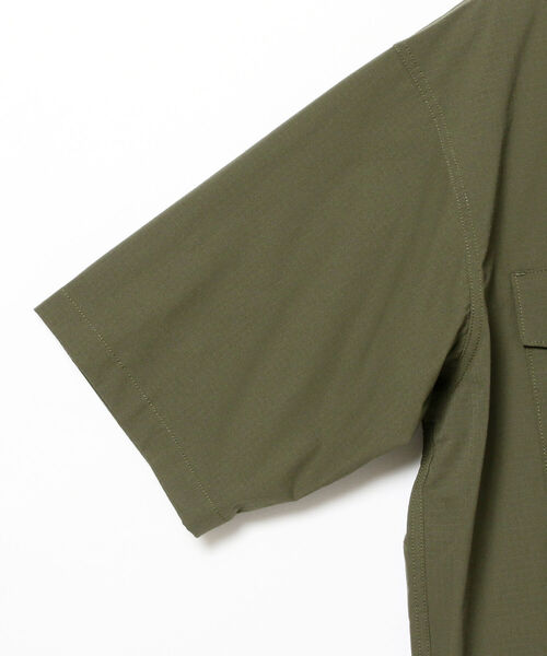 BEAMS(ビームス)の「BEAMS / ミリタリー ストレッチ リップストップ イージーシャツ(シャツ/ブラウス・メンズ・ブラック/オリーブ・MEDIUM/LARGE/SMALL/X-LARGE)」の12枚目の写真