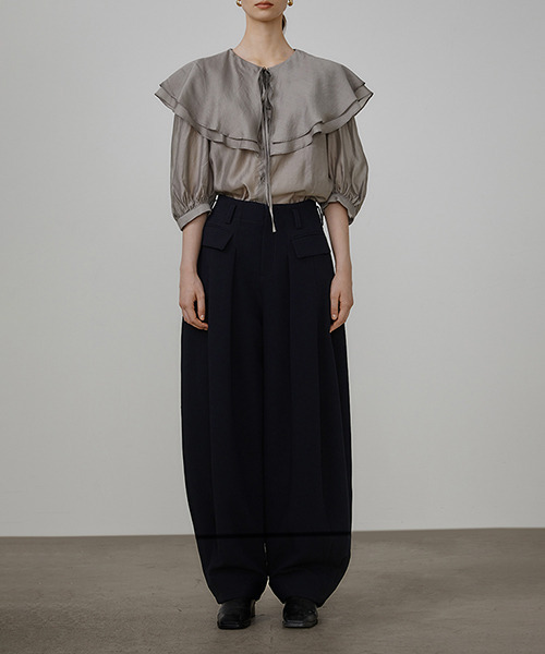 UNSPOKEN(アンスポクン)の「【UNSPOKEN】Double flare collar blouse UQ21S058(シャツ/ブラウス・レディース・ライトグレー・S/M)」の6枚目の写真