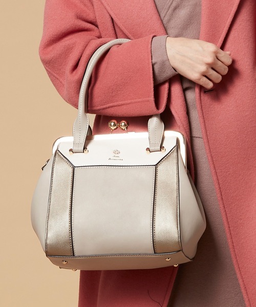 LITTLE ACCESSORIES（リトルアクセサリーズ）の「上品な配色のがま口トートバッグ（トートバッグ・レディース・ブラック/グレイッシュベージュ/ピンク・フリー）」の17枚目の写真